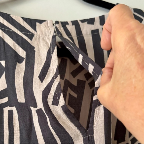 Ann Taylor Loft Geometric Print Shift Dress in Black/Cream Women’s Size Medium - Picture 4 of 7